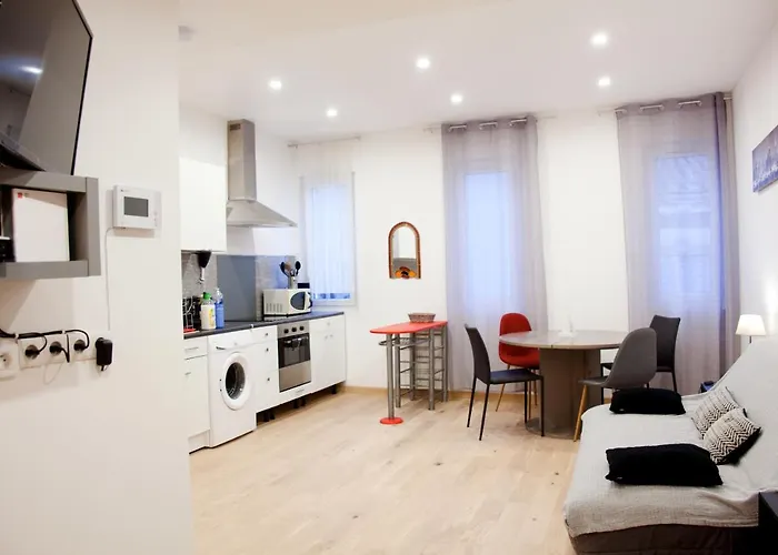 Le Poilu 40 M2 아파트 라시오타